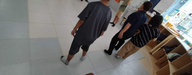 言う事一緒、やる事逆ゲーム🎵